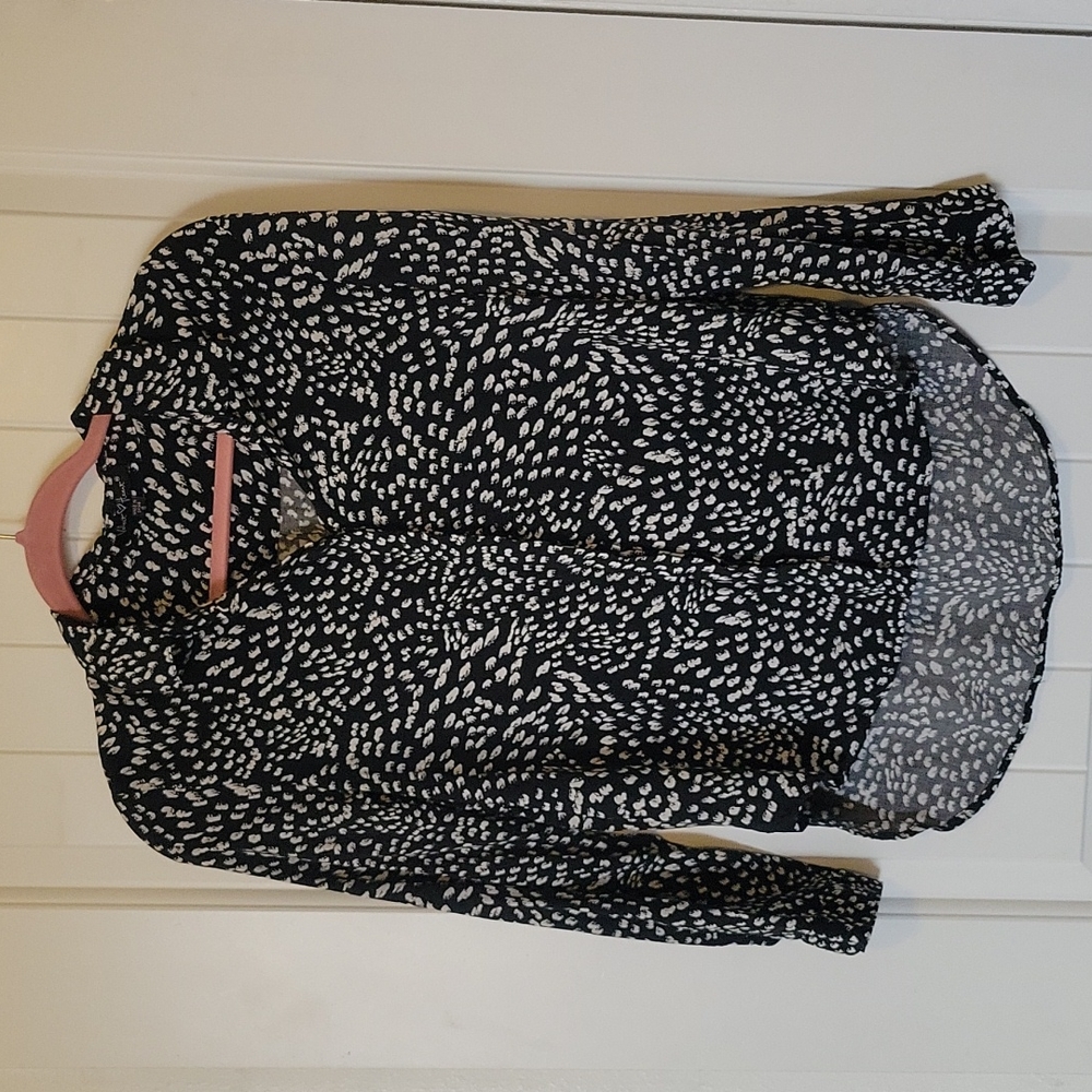 Button up dotted long sleeved blouse